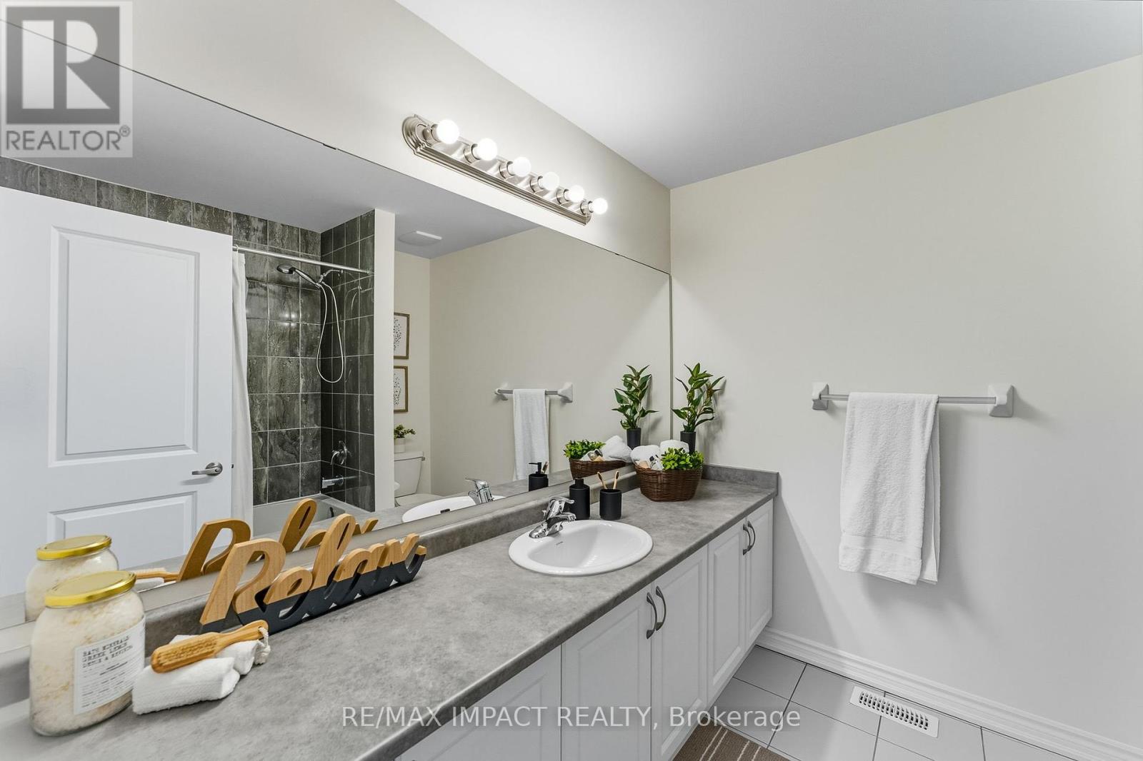 39 Connolly Road, Kawartha Lakes (Lindsay), Ontario  K9V 5H5 - Photo 38 - X12441533