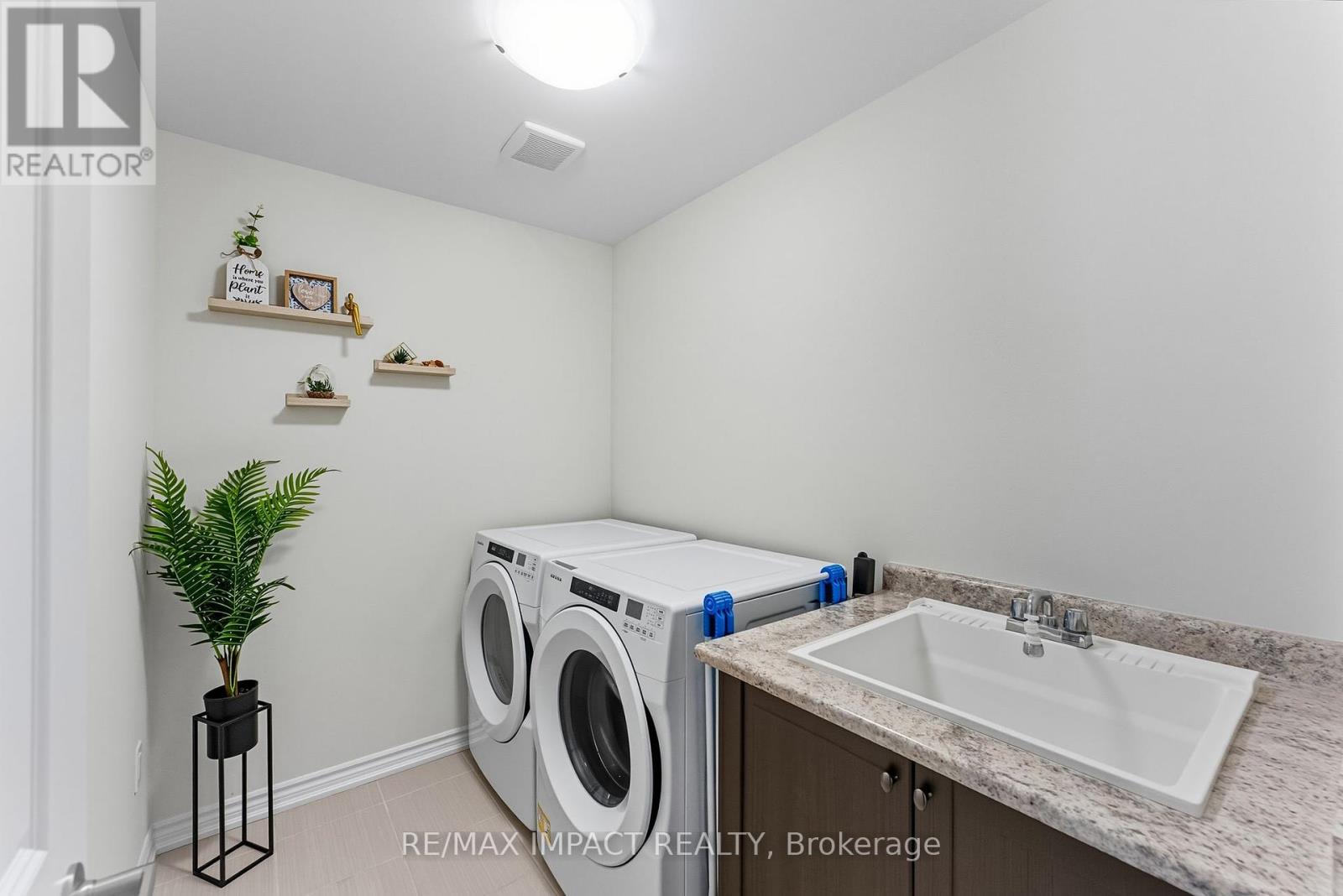 39 Connolly Road, Kawartha Lakes (Lindsay), Ontario  K9V 5H5 - Photo 39 - X12441533