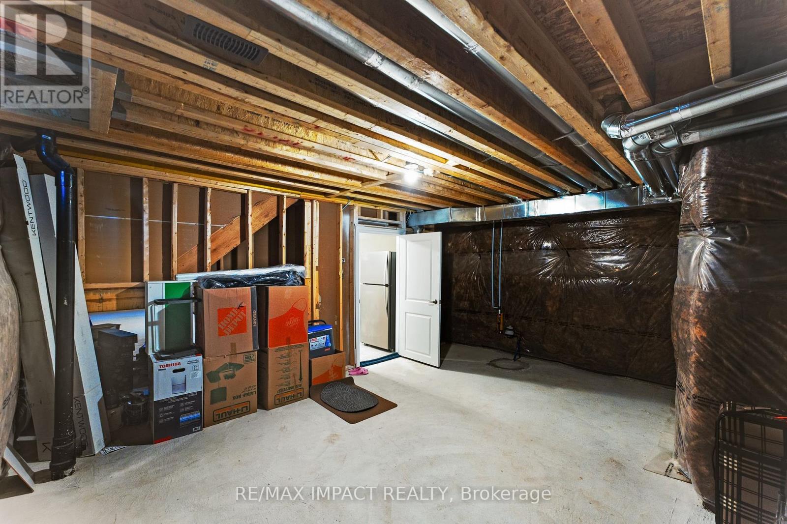 39 Connolly Road, Kawartha Lakes (Lindsay), Ontario  K9V 5H5 - Photo 44 - X12441533