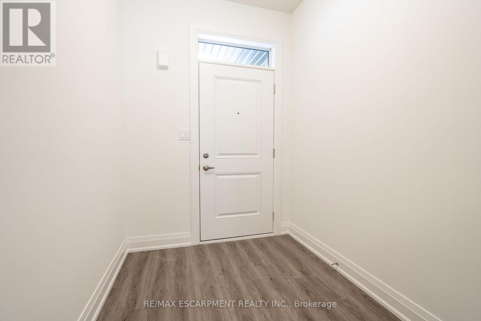 16 CLEAR VALLEY LANE, Hamilton, Ontario