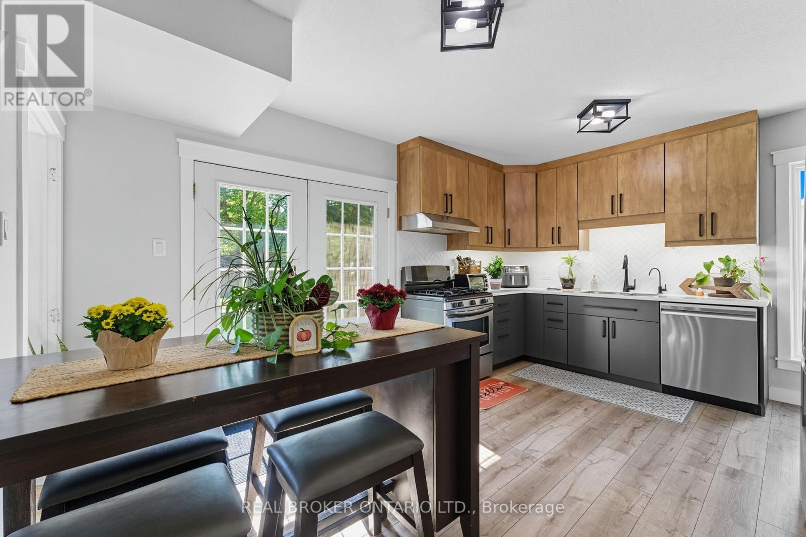 100 La Salette Road, Norfolk, Ontario  N0E 1H0 - Photo 11 - X12441549