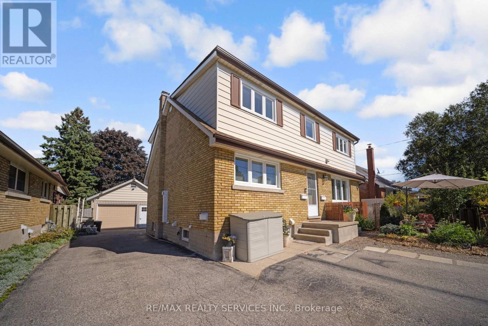 476 Prospect Avenue, Kitchener, Ontario  N2A 1E1 - Photo 3 - X12441573
