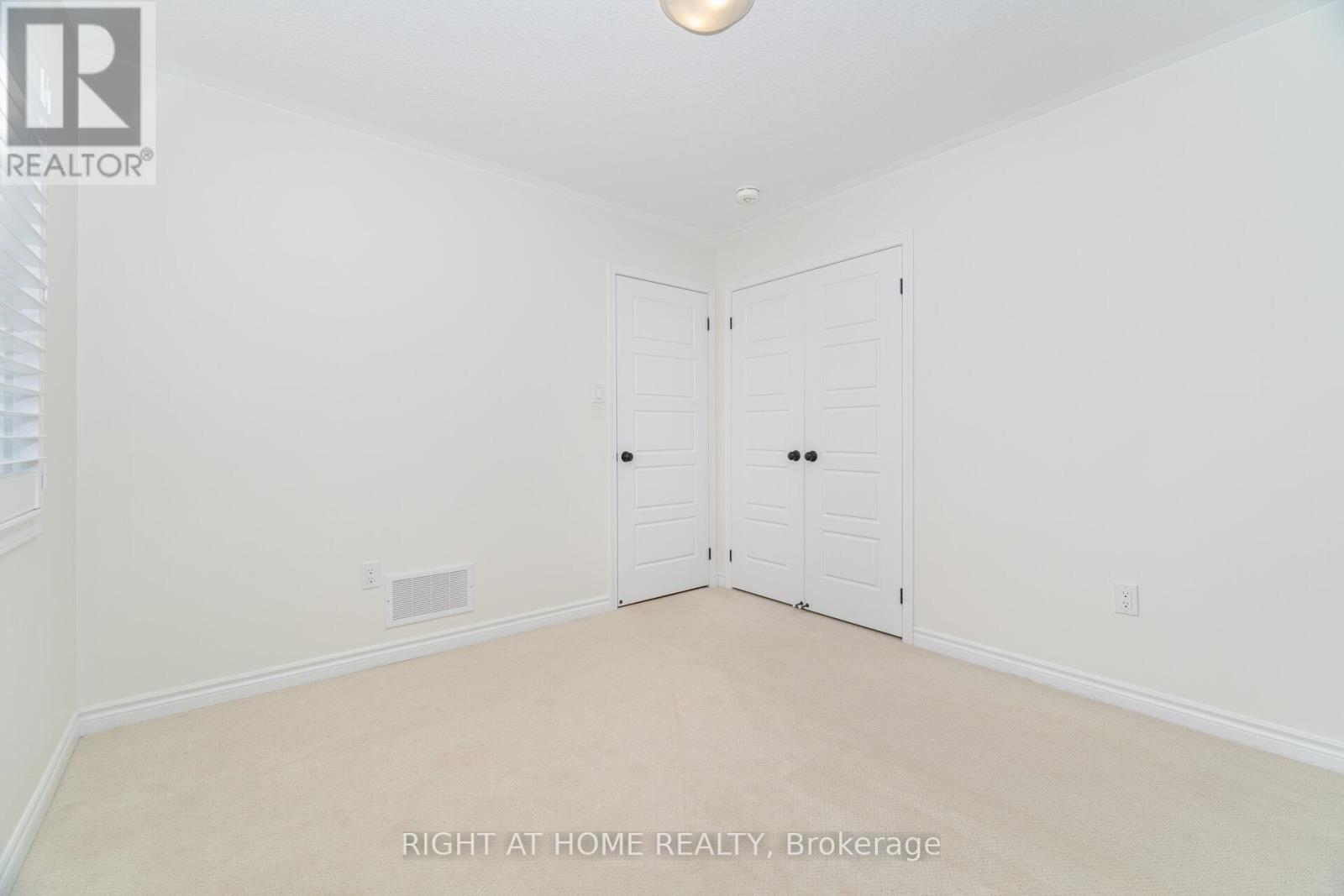 28 Pickett Place, Cambridge, Ontario  N3E 0B4 - Photo 36 - X12441577