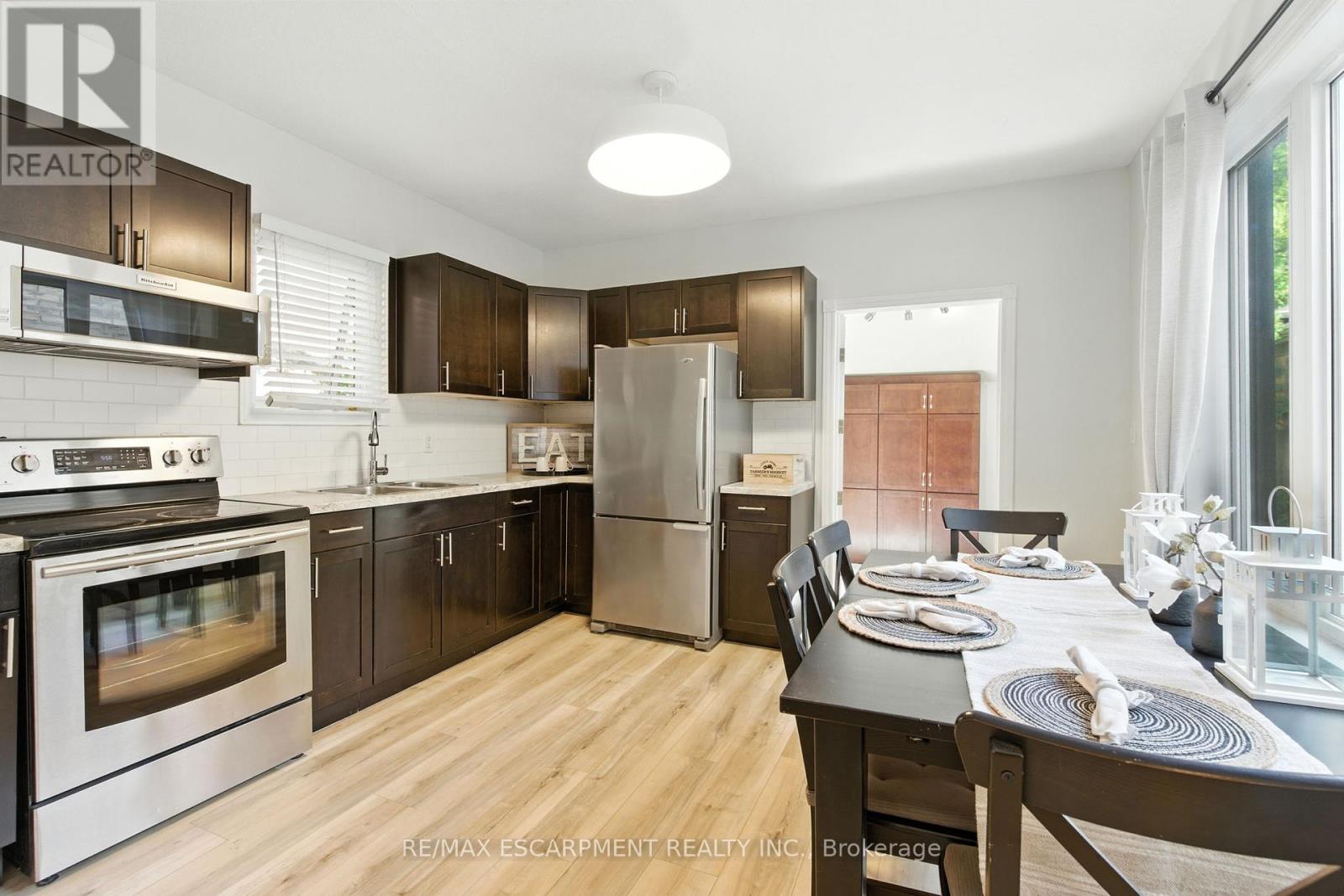 78 Oak Avenue, Hamilton (Landsdale), Ontario  L8L 5M8 - Photo 11 - X12441590
