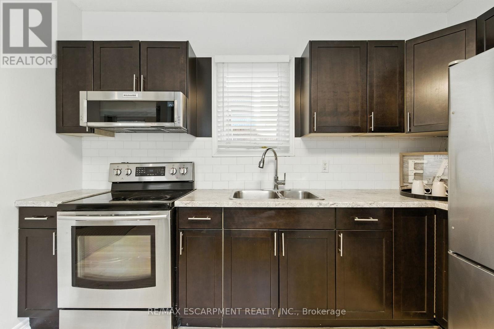 78 Oak Avenue, Hamilton (Landsdale), Ontario  L8L 5M8 - Photo 13 - X12441590
