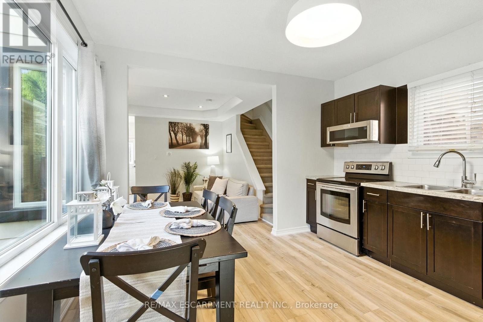 78 Oak Avenue, Hamilton (Landsdale), Ontario  L8L 5M8 - Photo 14 - X12441590