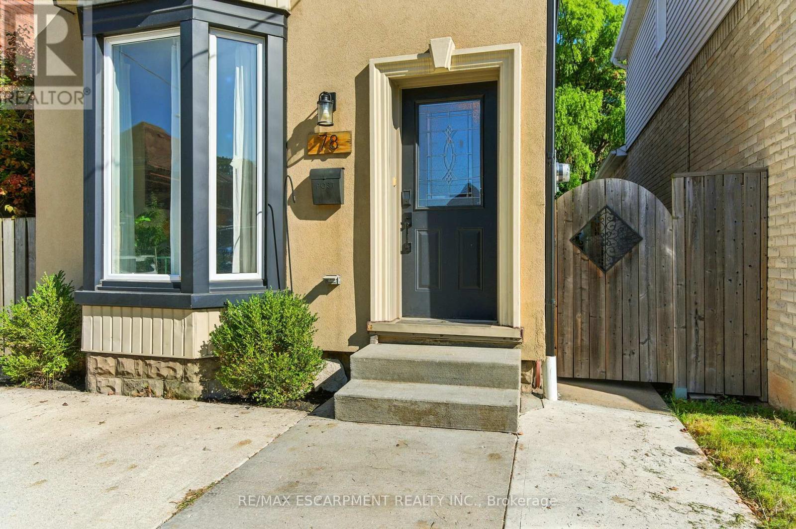 78 Oak Avenue, Hamilton (Landsdale), Ontario  L8L 5M8 - Photo 2 - X12441590