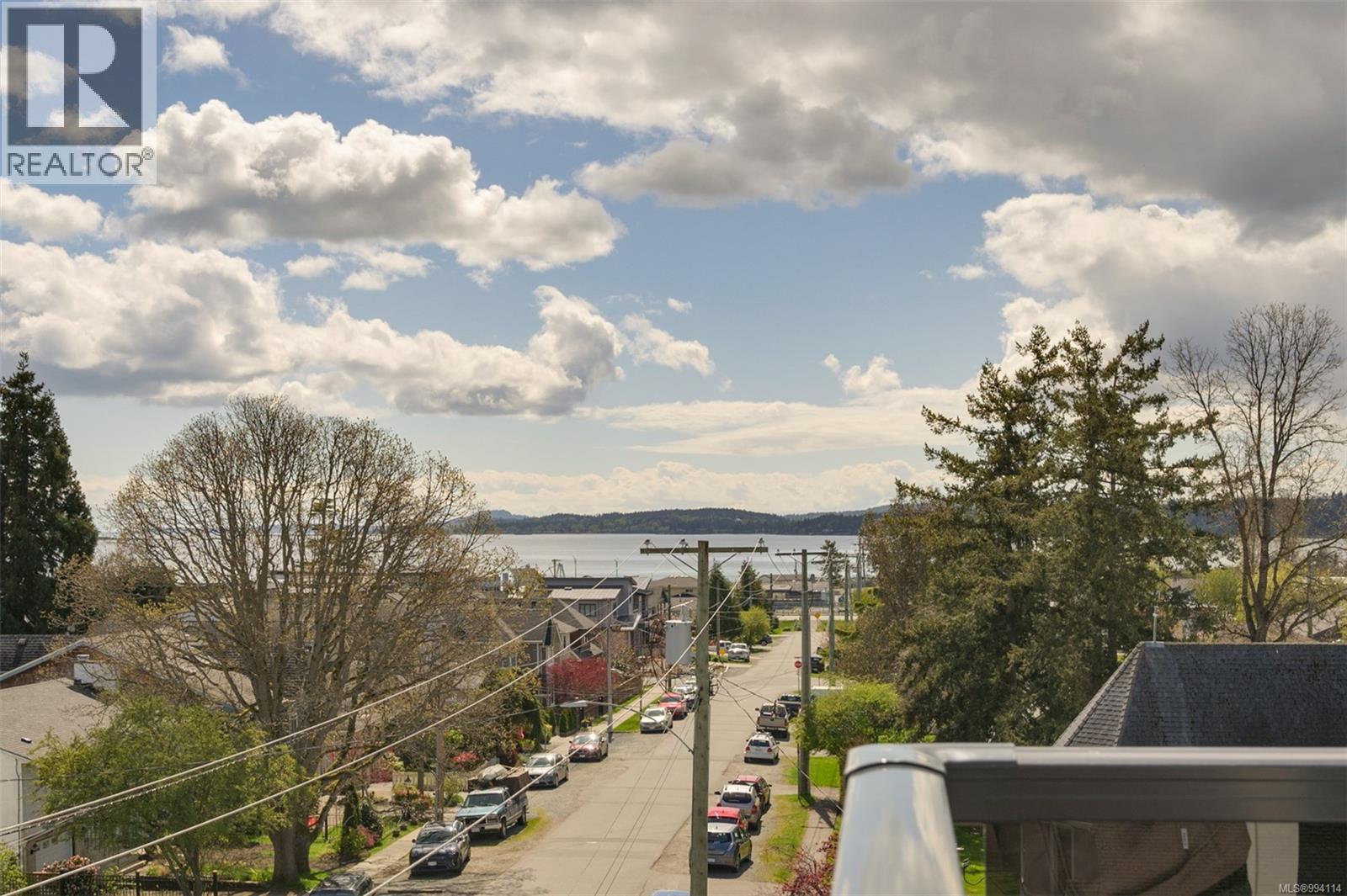 401 9716 Third St, Sidney, British Columbia