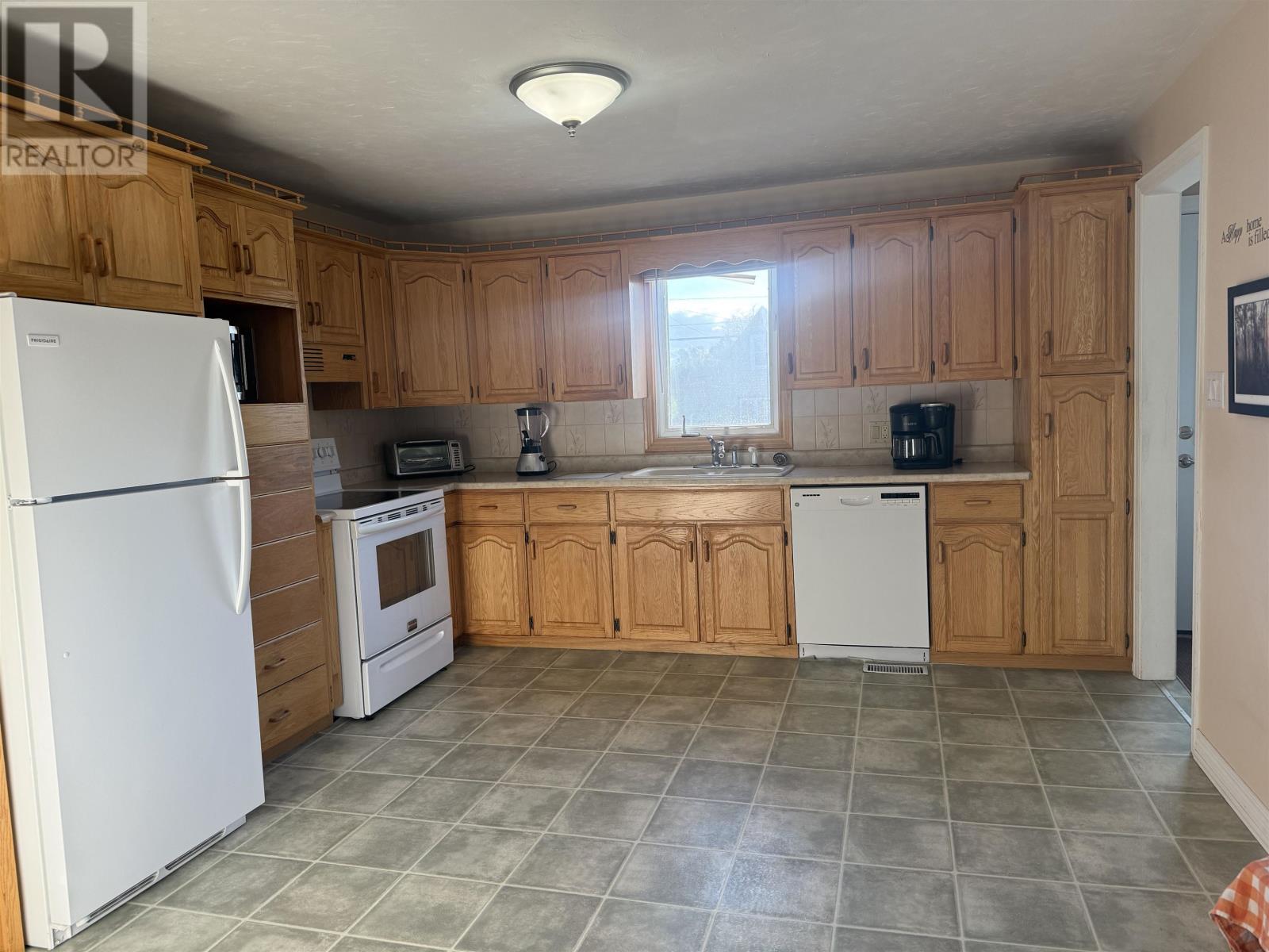 186 Rogers Avenue, Summerside, Prince Edward Island  C1N 1Z8 - Photo 3 - 202524948
