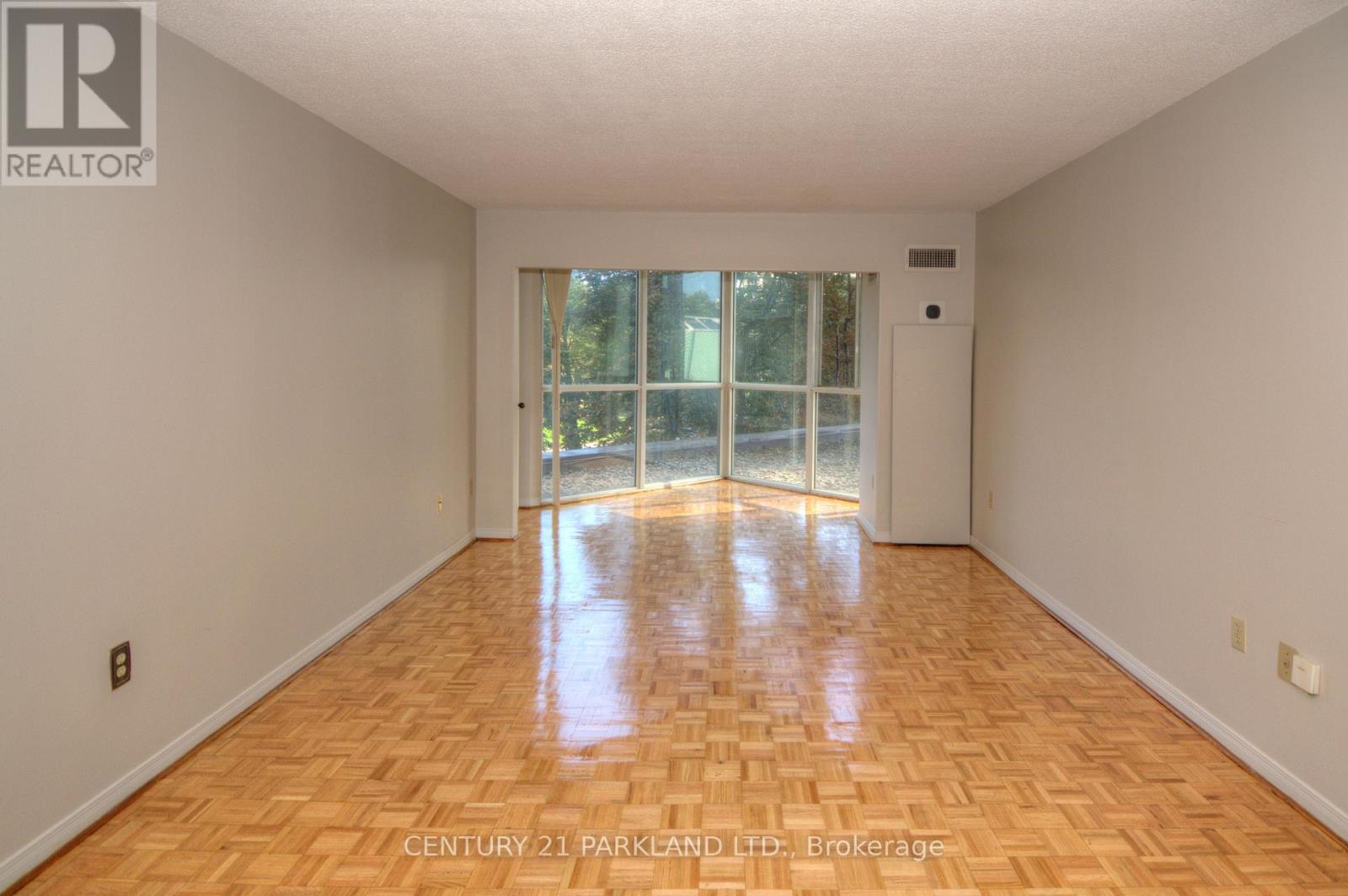 207 - 5 Concorde Place, Toronto, Ontario  M3C 3M8 - Photo 8 - C12441627