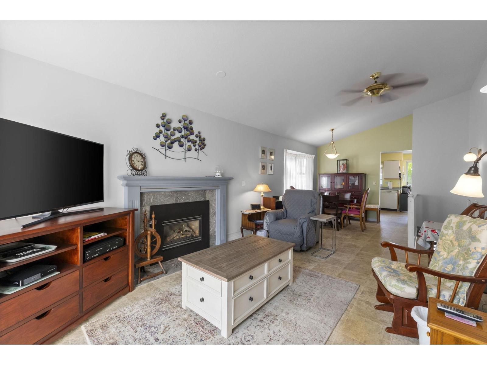 6 13970 72 Avenue, Surrey, British Columbia  V3W 0M5 - Photo 2 - R3054033