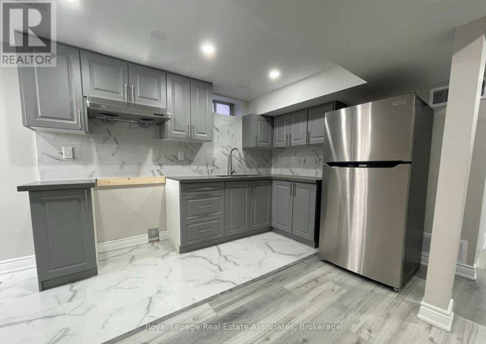 Basement - 6978 Tassel Crescent, Mississauga, Ontario  L5W 1G7 - Photo 2 - W12419494