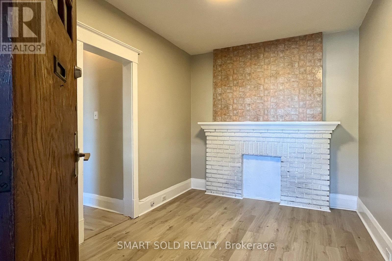 775 Woodbine Avenue, Toronto, Ontario  M4E 2J5 - Photo 6 - E12441638