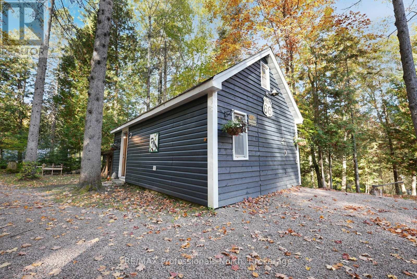 1005 Osgoode Road, Minden Hills, Ontario  K0M 2K0 - Photo 28 - X12441460