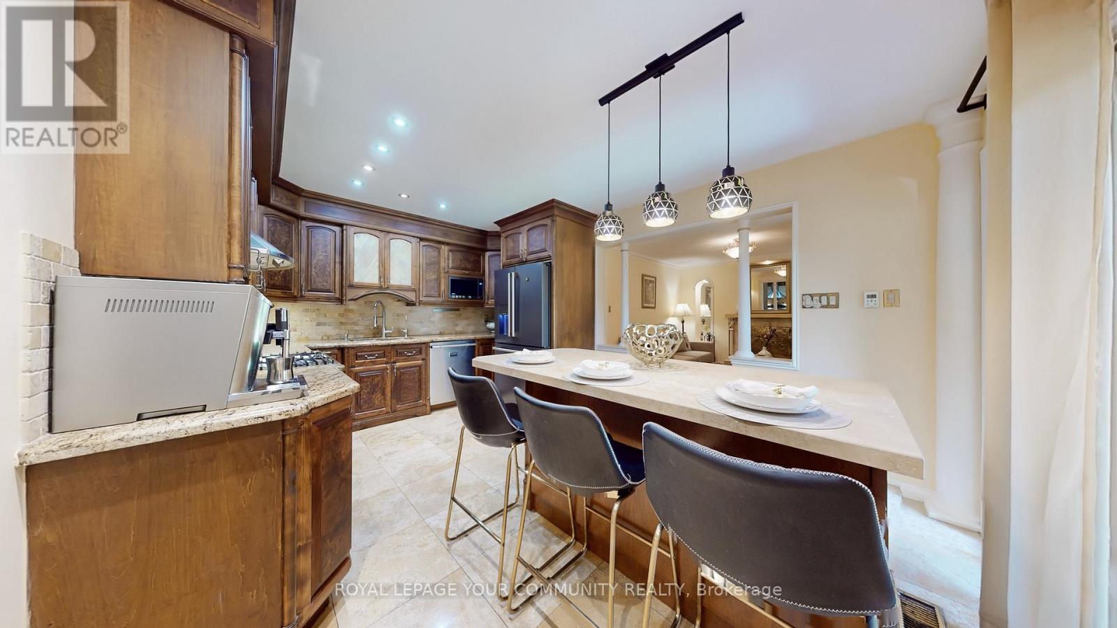 19 Roosevelt Drive, Richmond Hill, Ontario  L4C 6V1 - Photo 13 - N12441629