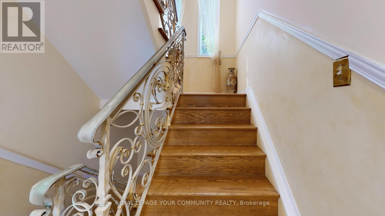 19 Roosevelt Drive, Richmond Hill, Ontario  L4C 6V1 - Photo 17 - N12441629