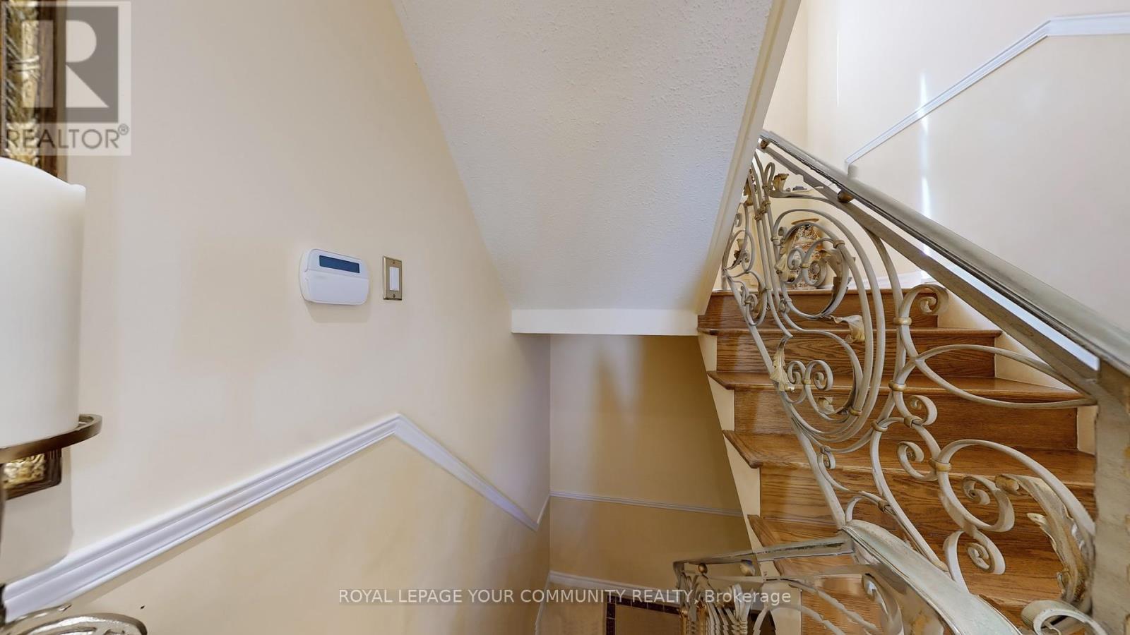 19 Roosevelt Drive, Richmond Hill, Ontario  L4C 6V1 - Photo 34 - N12441629
