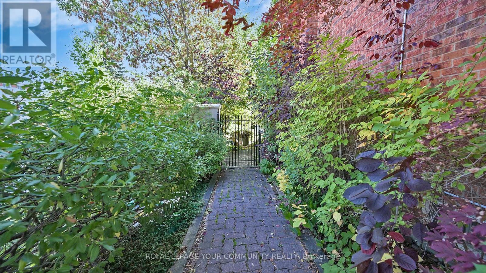 19 Roosevelt Drive, Richmond Hill, Ontario  L4C 6V1 - Photo 42 - N12441629