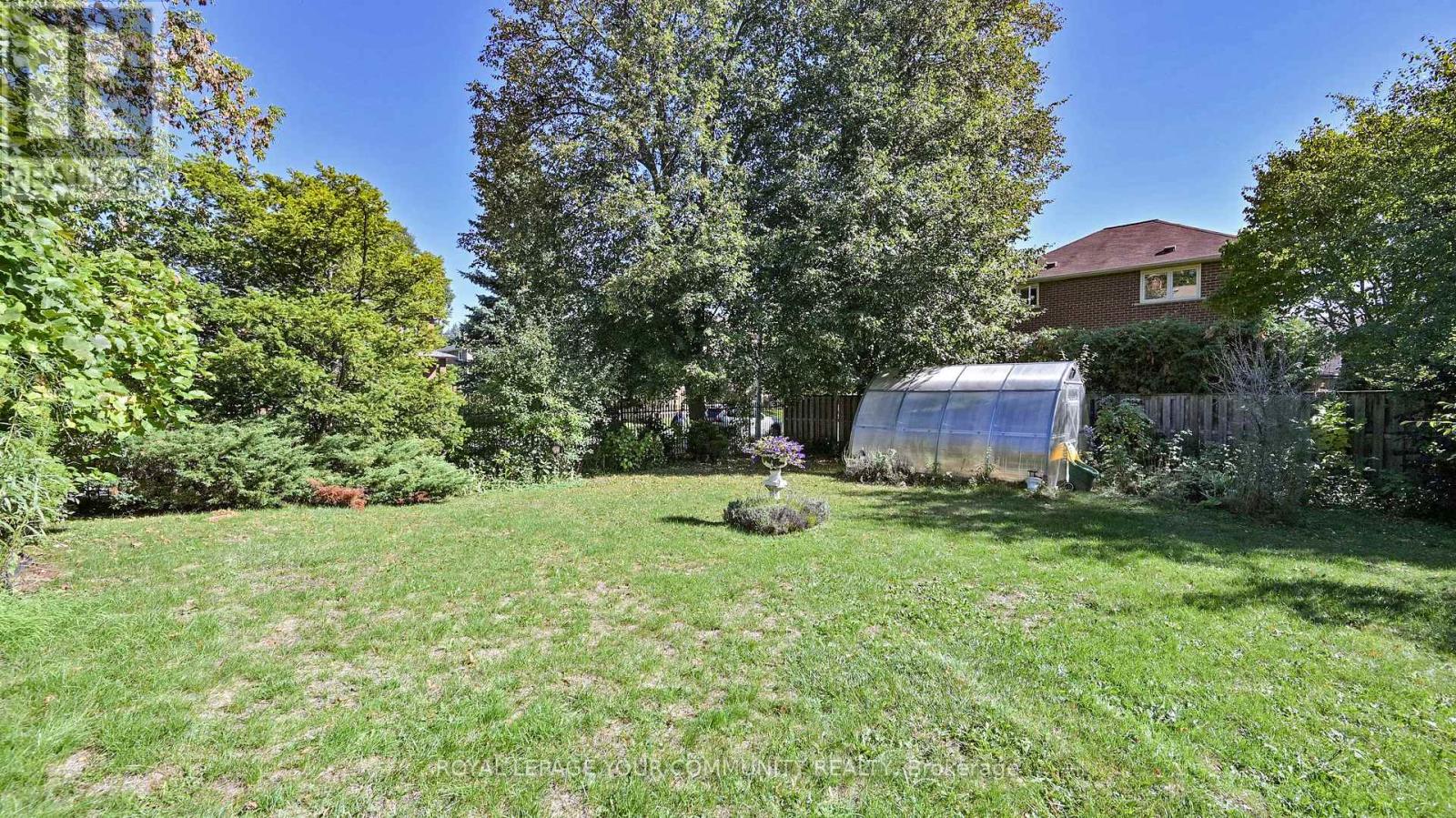 19 Roosevelt Drive, Richmond Hill, Ontario  L4C 6V1 - Photo 46 - N12441629