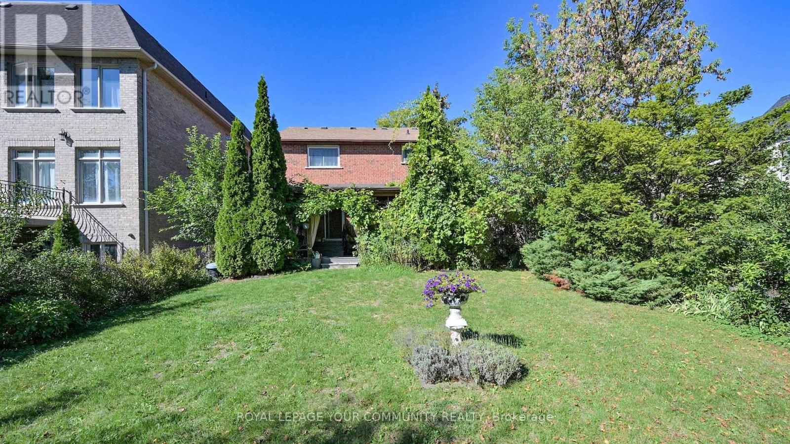 19 Roosevelt Drive, Richmond Hill, Ontario  L4C 6V1 - Photo 49 - N12441629