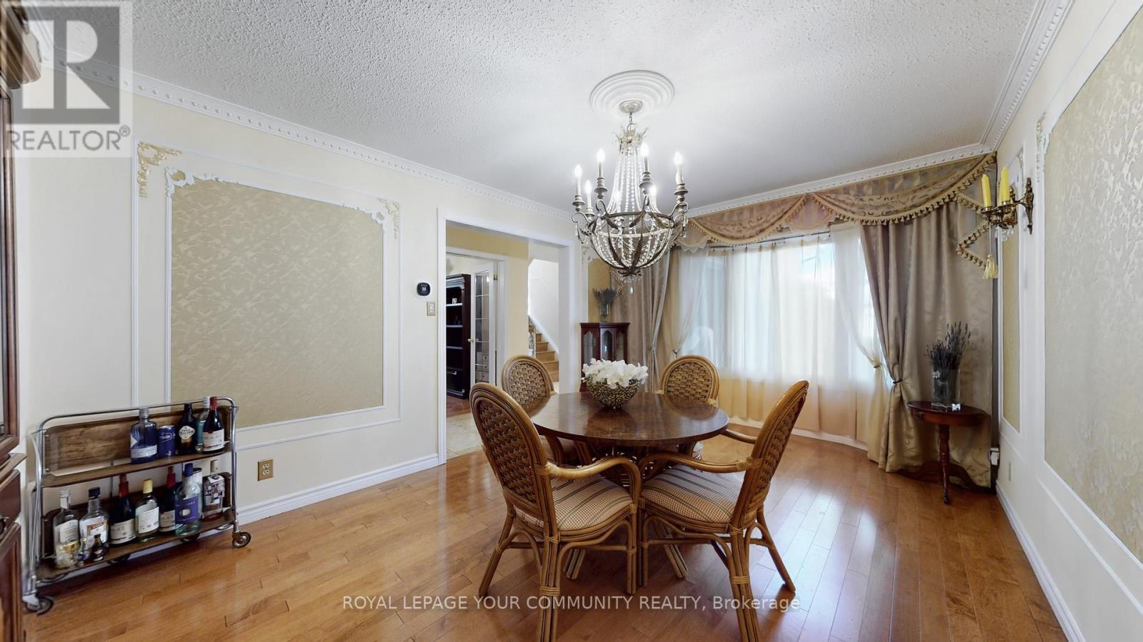 19 Roosevelt Drive, Richmond Hill, Ontario  L4C 6V1 - Photo 8 - N12441629