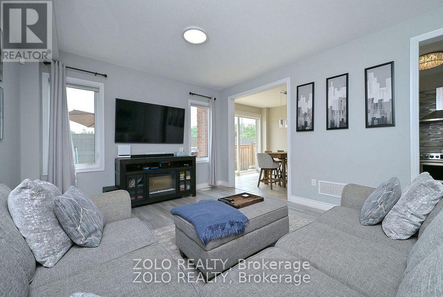 69 Walker Boulevard, New Tecumseth, Ontario  L9R 0N3 - Photo 7 - N12441637