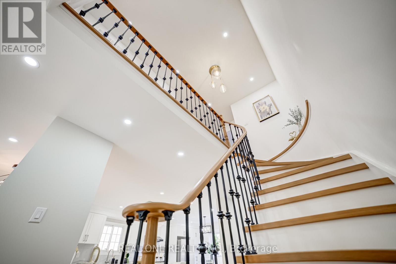 10 Squire Drive, Richmond Hill (Devonsleigh), Ontario  L4S 1C4 - Photo 16 - N12441657
