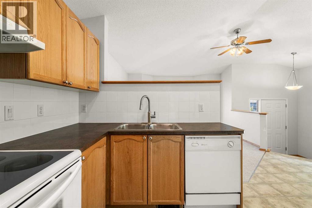 39 Saddlemont Manor Ne, Calgary, Alberta  T3J 4Z5 - Photo 10 - A2260865