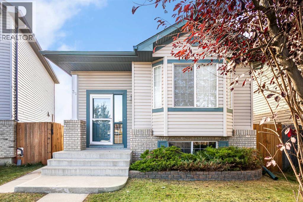 39 Saddlemont Manor Ne, Calgary, Alberta  T3J 4Z5 - Photo 3 - A2260865