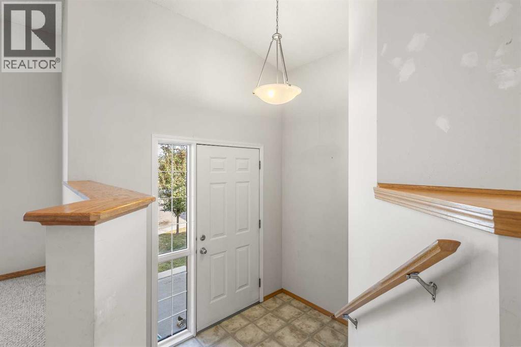 39 Saddlemont Manor Ne, Calgary, Alberta  T3J 4Z5 - Photo 4 - A2260865