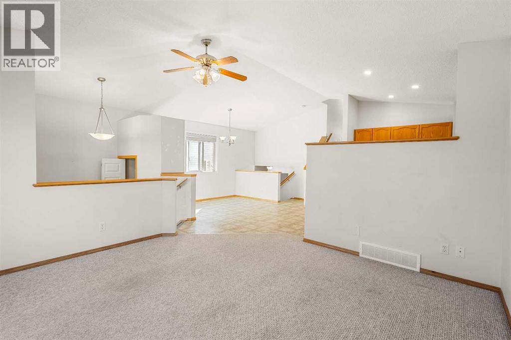 39 Saddlemont Manor Ne, Calgary, Alberta  T3J 4Z5 - Photo 8 - A2260865