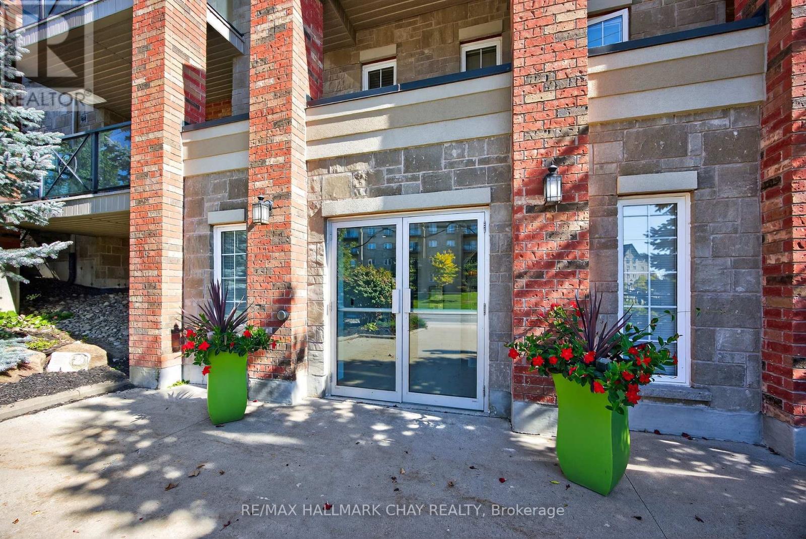 405 - 39 Ferndale Drive S, Barrie (Ardagh), Ontario  L4N 5T5 - Photo 4 - S12441636