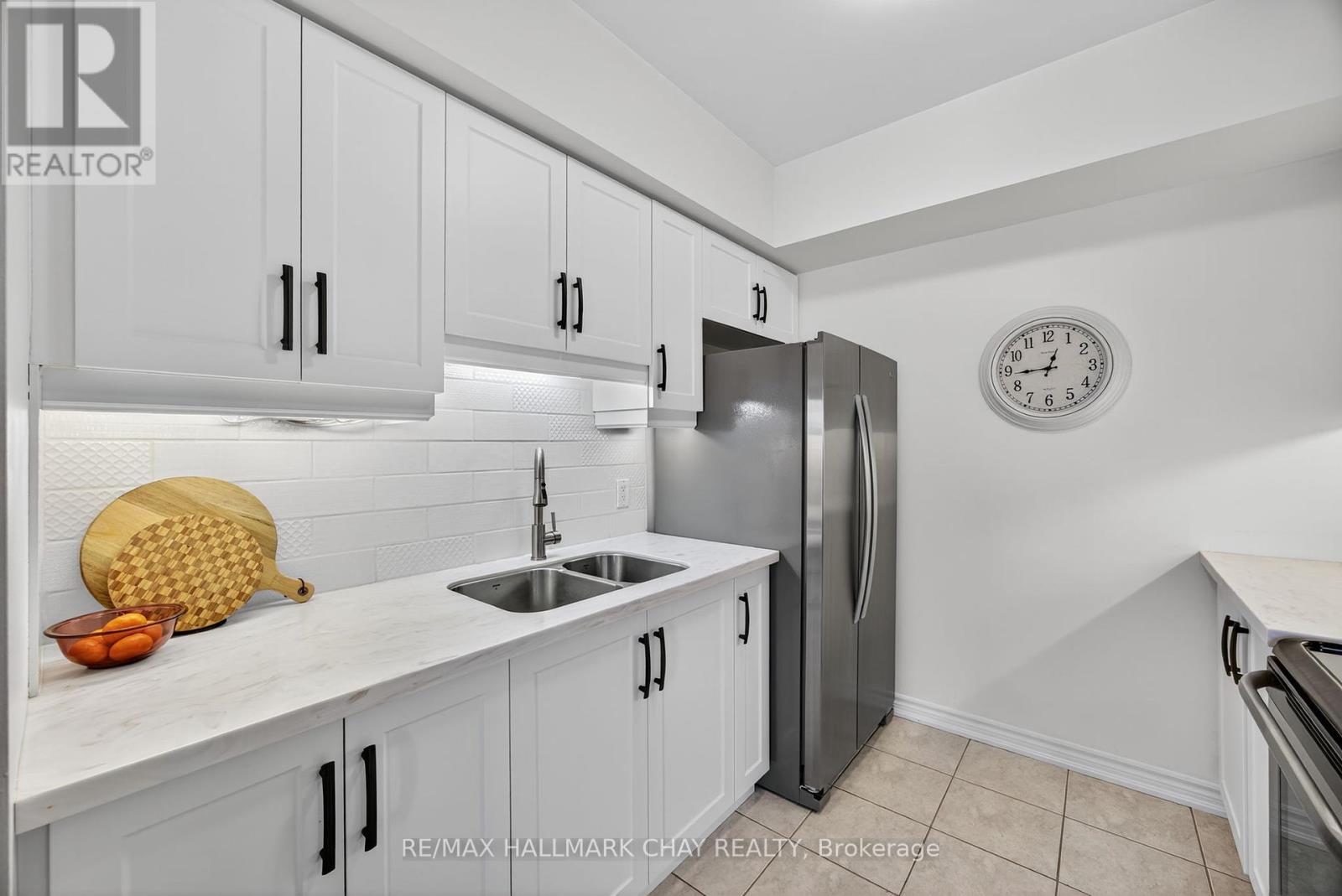 405 - 39 Ferndale Drive S, Barrie (Ardagh), Ontario  L4N 5T5 - Photo 7 - S12441636