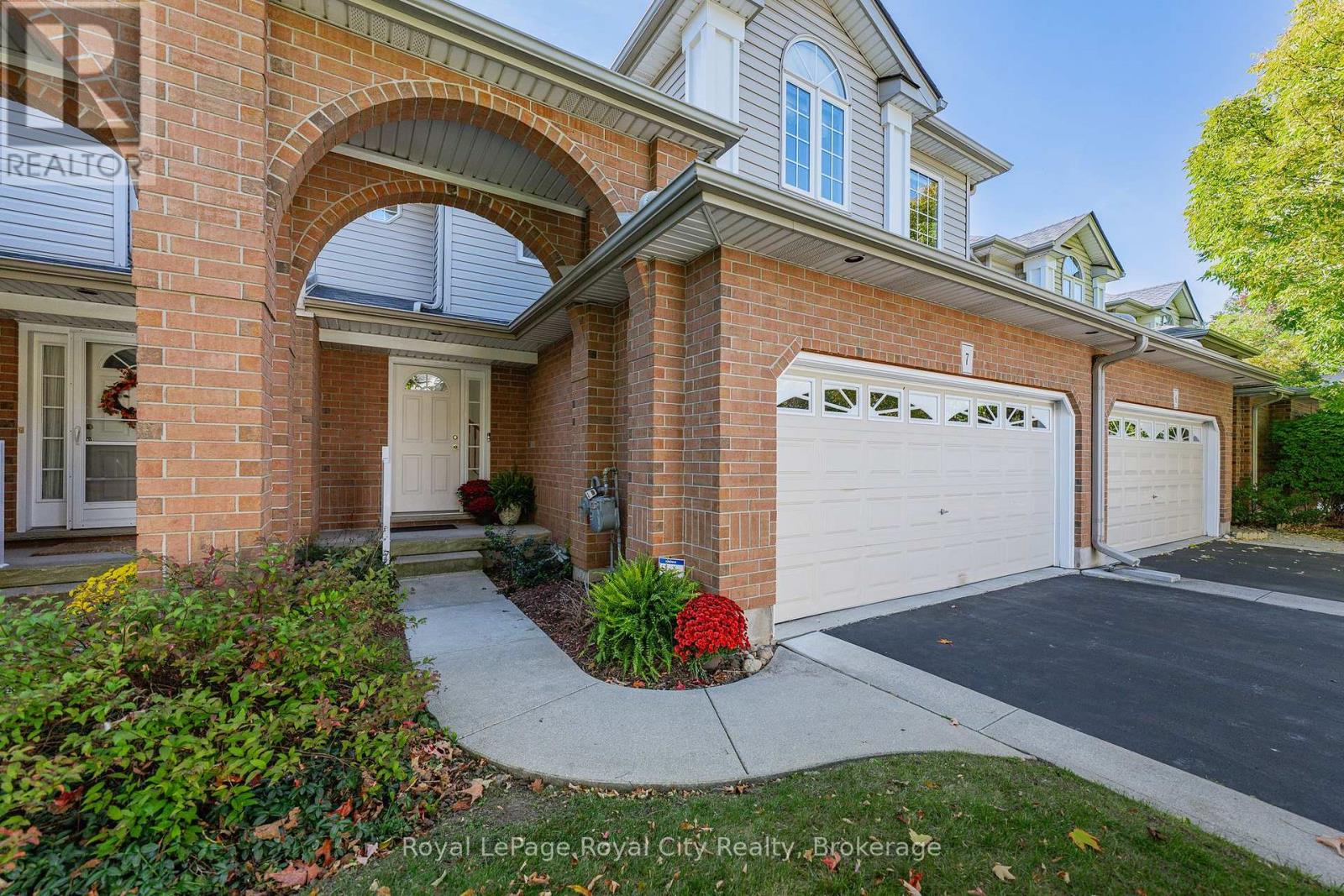 7 - 784 Gordon Street, Guelph (Kortright East), Ontario  N1G 5C8 - Photo 2 - X12441689