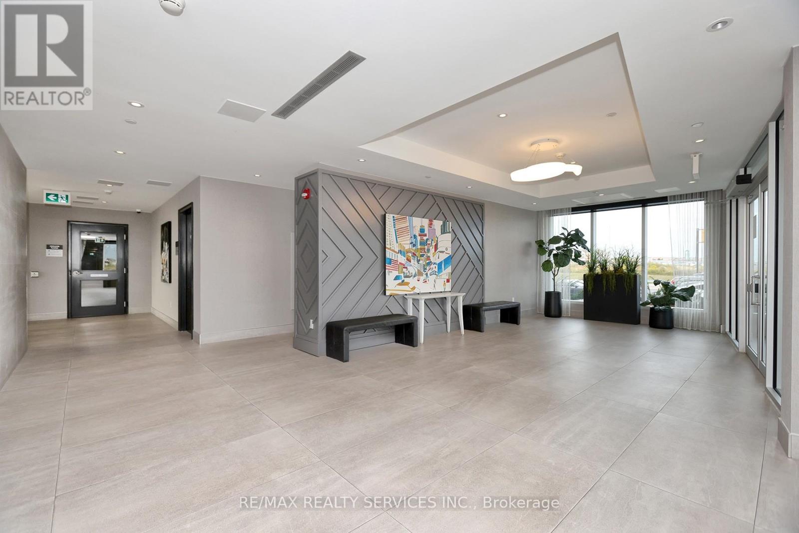 210 - 200 Lagerfeld Drive, Brampton, Ontario  L7A 5G5 - Photo 3 - W12441617