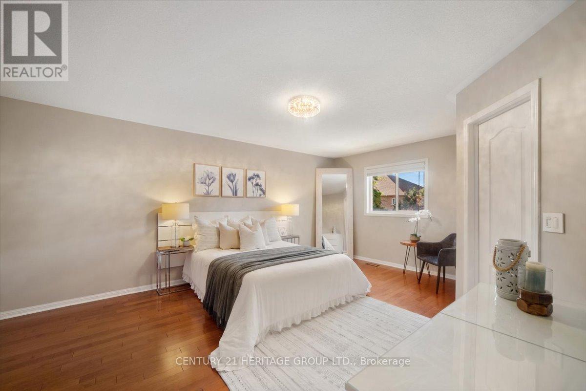 3954 Coachman Circle, Mississauga, Ontario  L5M 6R3 - Photo 15 - W12441621