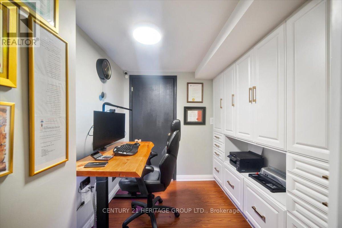 3954 Coachman Circle, Mississauga, Ontario  L5M 6R3 - Photo 28 - W12441621