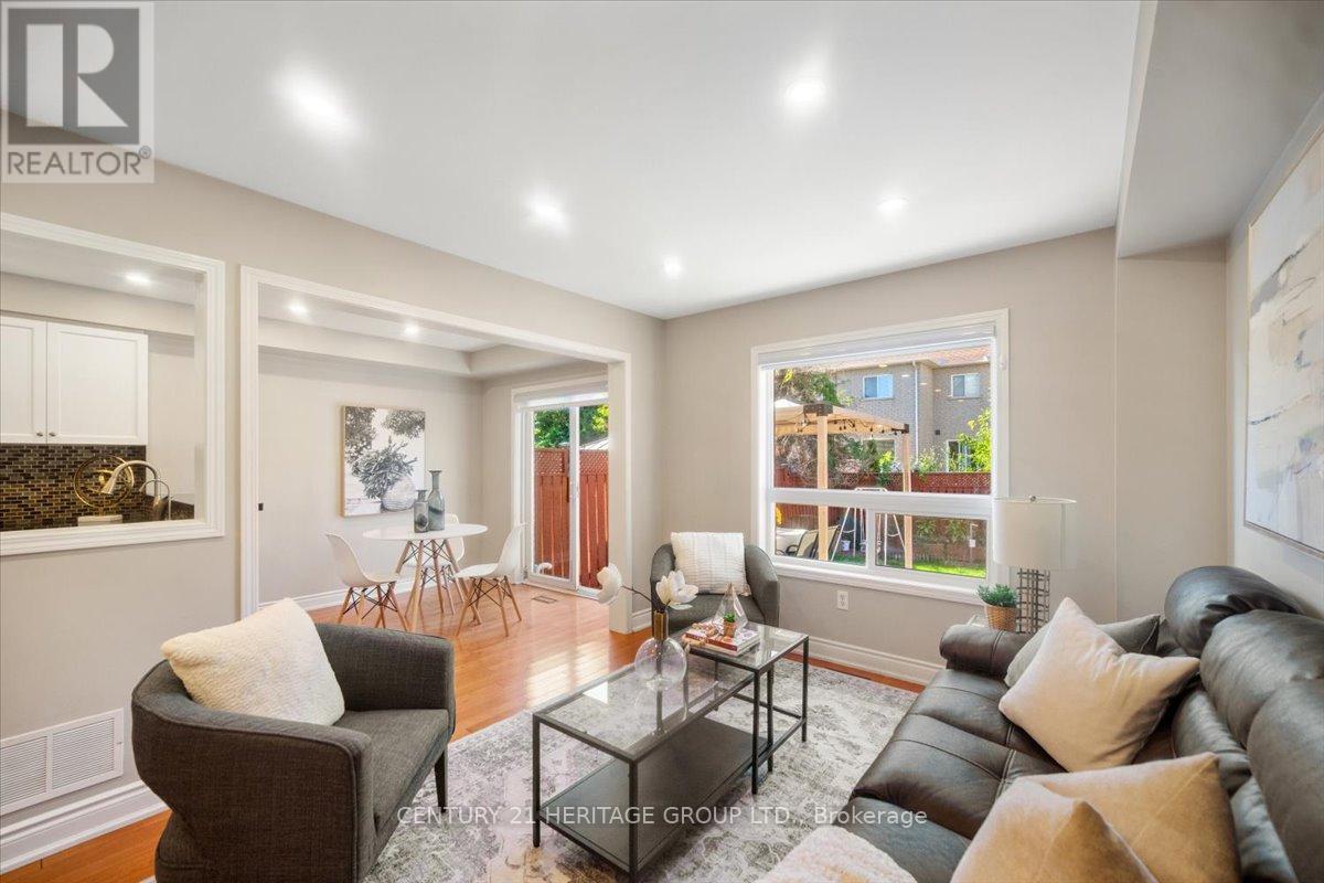 3954 Coachman Circle, Mississauga, Ontario  L5M 6R3 - Photo 9 - W12441621