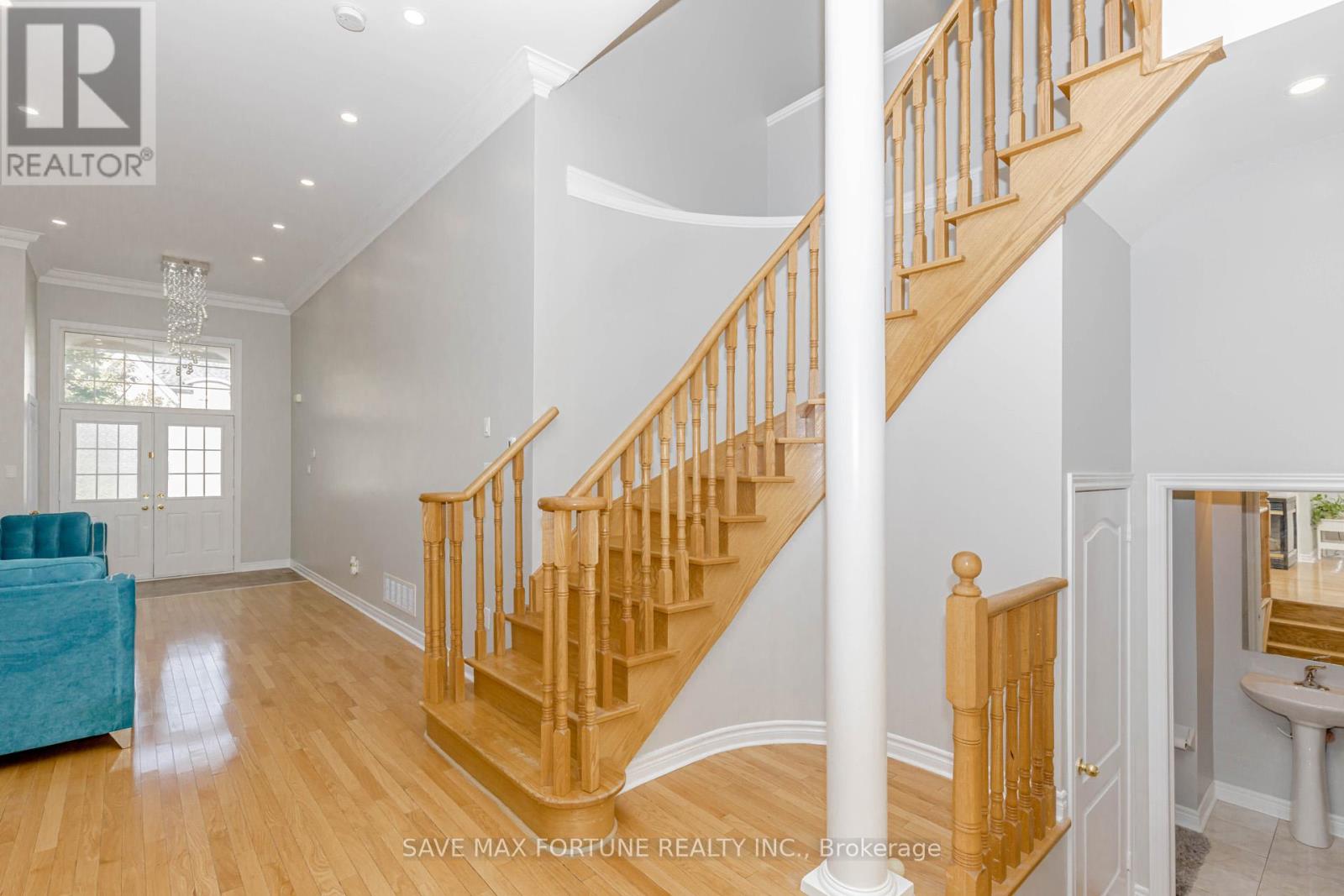 106 Watsonbrook Drive, Brampton (Sandringham-Wellington), Ontario  L6R 0R4 - Photo 10 - W12441625