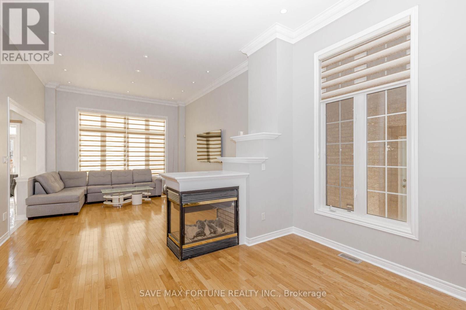 106 Watsonbrook Drive, Brampton (Sandringham-Wellington), Ontario  L6R 0R4 - Photo 13 - W12441625