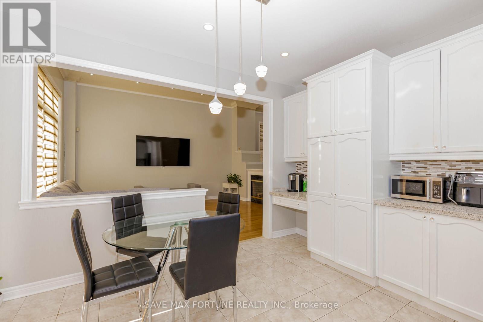 106 Watsonbrook Drive, Brampton (Sandringham-Wellington), Ontario  L6R 0R4 - Photo 24 - W12441625