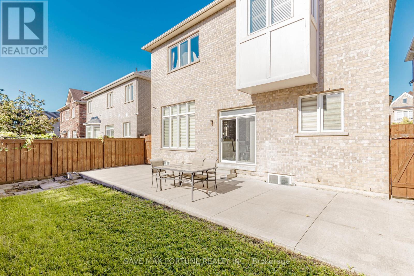 106 Watsonbrook Drive, Brampton (Sandringham-Wellington), Ontario  L6R 0R4 - Photo 6 - W12441625