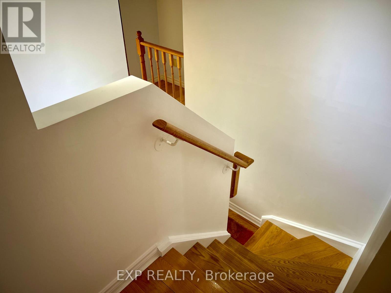 6074 Duford Drive, Mississauga (East Credit), Ontario  L5V 1A8 - Photo 15 - W12441642