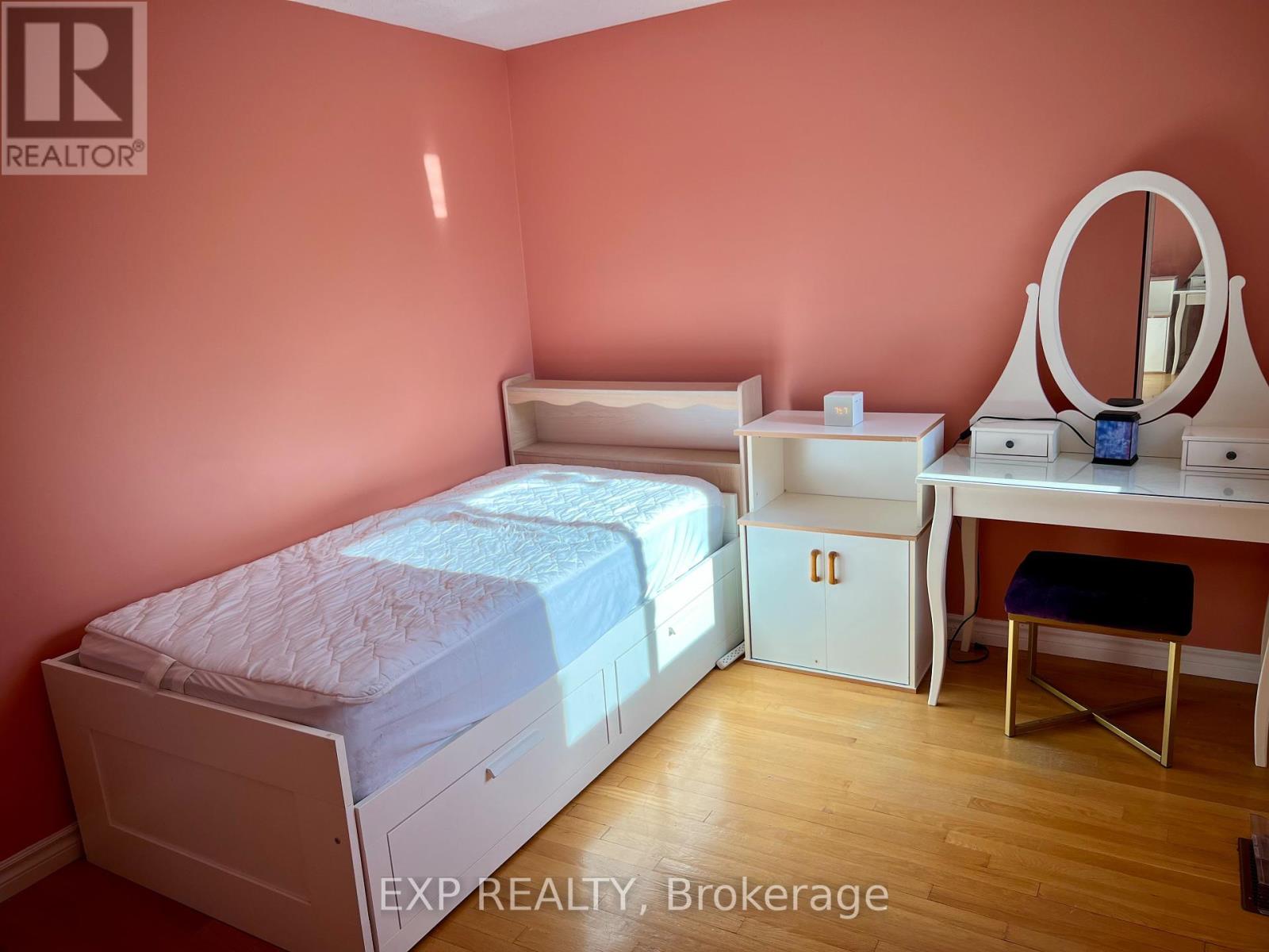 6074 Duford Drive, Mississauga (East Credit), Ontario  L5V 1A8 - Photo 19 - W12441642