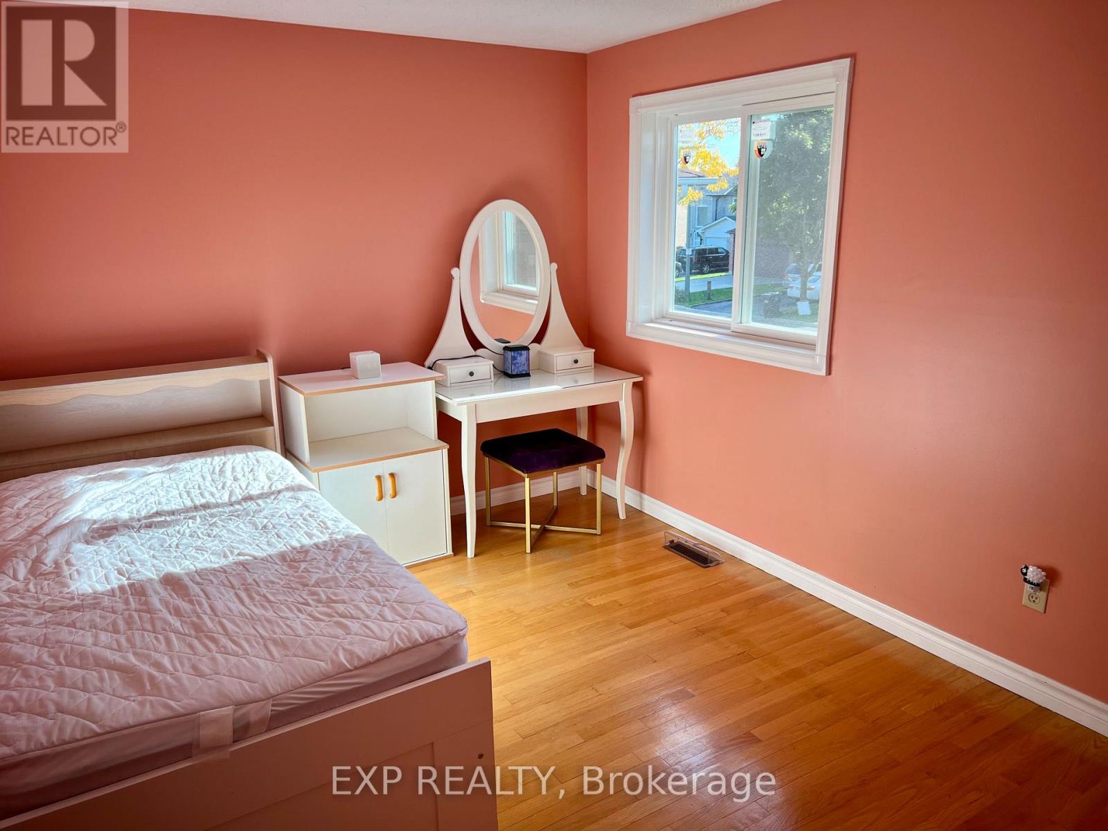 6074 Duford Drive, Mississauga (East Credit), Ontario  L5V 1A8 - Photo 20 - W12441642