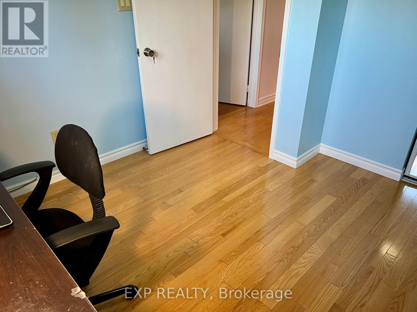 6074 Duford Drive, Mississauga (East Credit), Ontario  L5V 1A8 - Photo 22 - W12441642