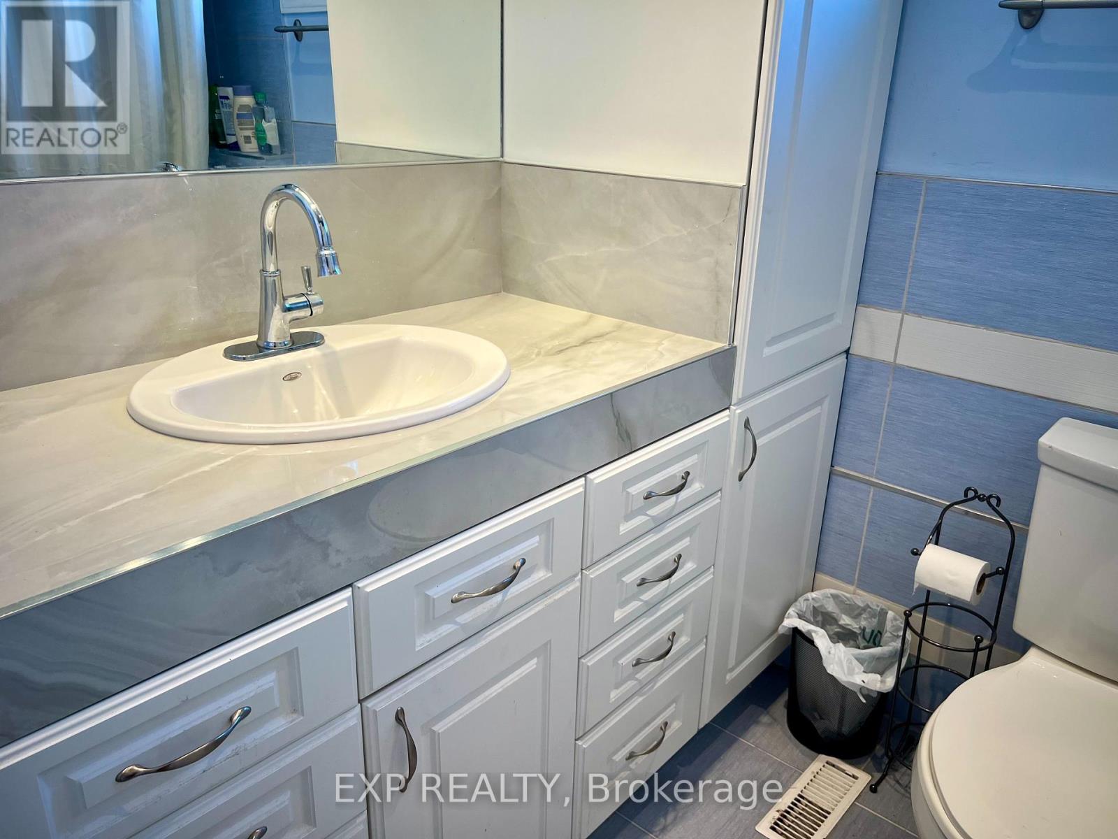 6074 Duford Drive, Mississauga (East Credit), Ontario  L5V 1A8 - Photo 23 - W12441642