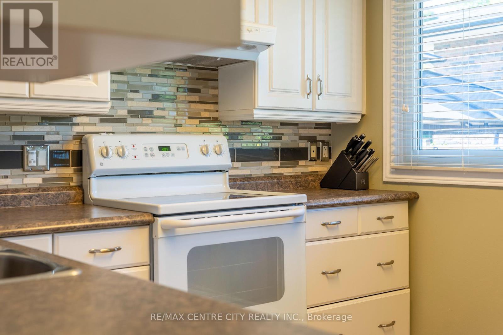 15 Frobisher Crescent, London East, Ontario  N5V 1G7 - Photo 18 - X12441683