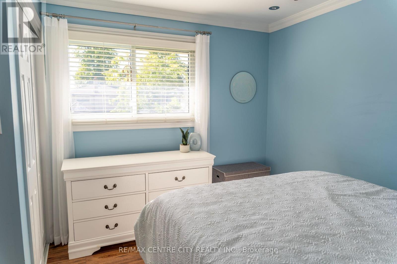 15 Frobisher Crescent, London East, Ontario  N5V 1G7 - Photo 27 - X12441683
