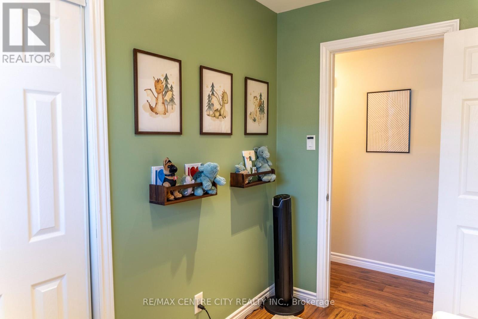 15 Frobisher Crescent, London East, Ontario  N5V 1G7 - Photo 32 - X12441683